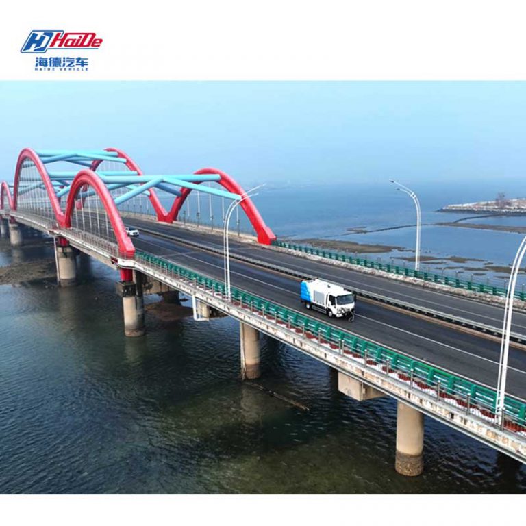 CHD5070TWQQLE6-High-pressure-Water-Road-Marking-Line-Cleaning-Truck3