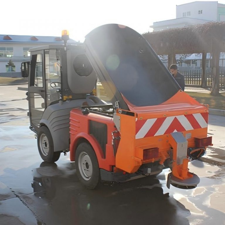 the CHR52MHEV all electric multi-functional road sweeper
